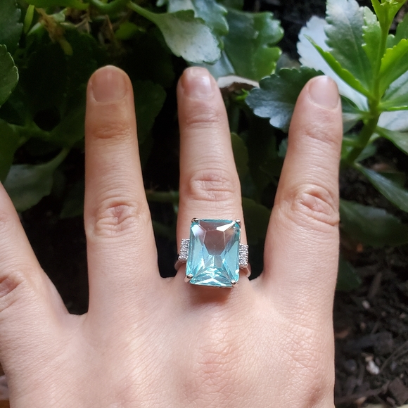 NWOT Silver Aquamarine Ring - Picture 10 of 16